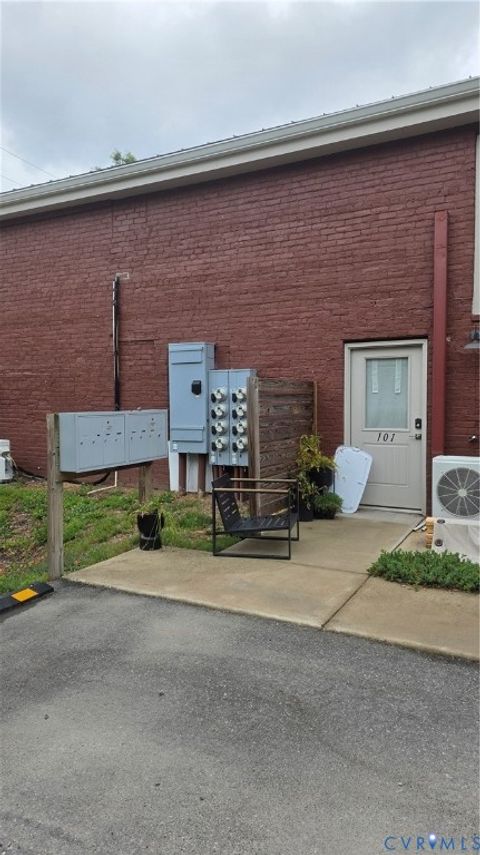 Tiny photo for 2712 E Leigh Street, Richmond, VA 23223 (MLS # 2613954)