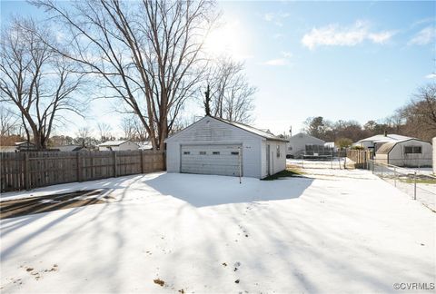 A home in Colonial Heights