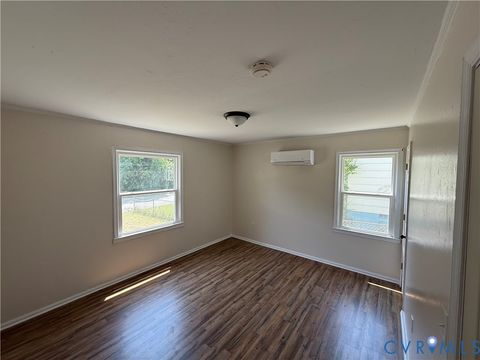 Tiny photo for 105 Gravatt Avenue, Nottoway, VA 23824 (MLS # 2531805)