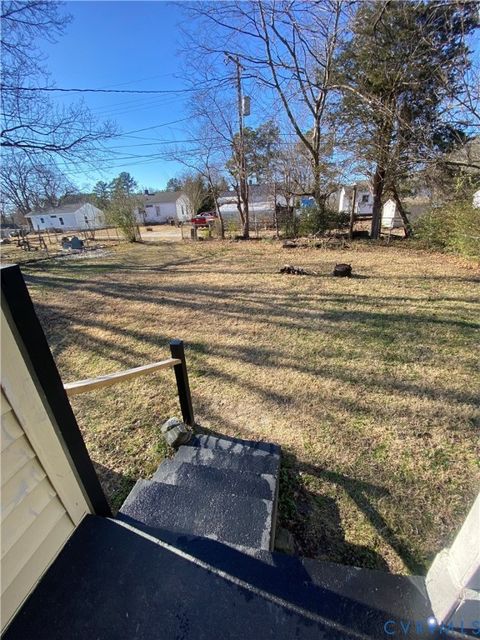 Tiny photo for 105 Gravatt Avenue, Nottoway, VA 23824 (MLS # 2531805)