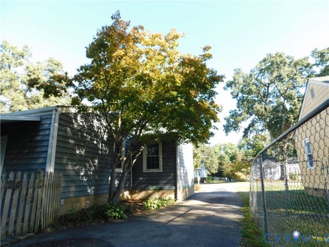 Tiny photo for 7 Huntsman Road, Sandston, VA 23150 (MLS # 2627903)