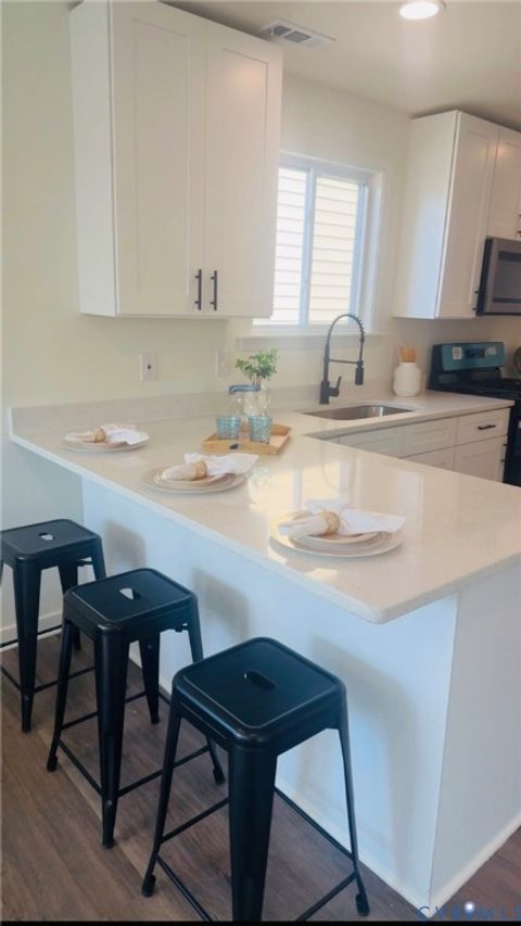 Tiny photo for 915 High Pearl Street, Petersburg, VA 23803 (MLS # 2605704)