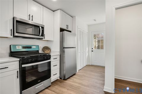 Tiny photo for 915 High Pearl Street, Petersburg, VA 23803 (MLS # 2605704)