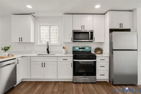 Tiny photo for 915 High Pearl Street, Petersburg, VA 23803 (MLS # 2605704)