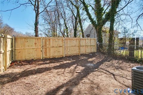 Tiny photo for 915 High Pearl Street, Petersburg, VA 23803 (MLS # 2605704)