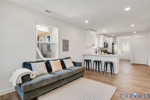 Tiny photo for 915 High Pearl Street, Petersburg, VA 23803 (MLS # 2605704)