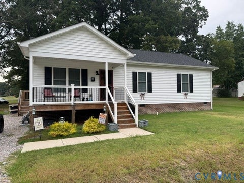 Photo of 117 E 4th Street, Blackstone, VA 23824 (MLS # 2623612)
