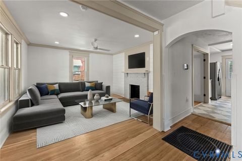 Tiny photo for 205 Warren Avenue, Lynchburg, VA 24501 (MLS # 2608229)