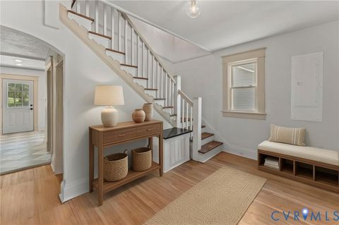 Tiny photo for 205 Warren Avenue, Lynchburg, VA 24501 (MLS # 2608229)