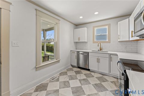 Tiny photo for 205 Warren Avenue, Lynchburg, VA 24501 (MLS # 2608229)