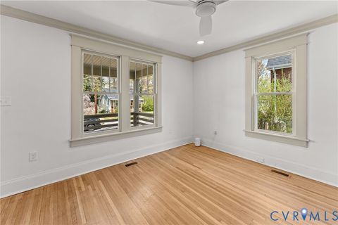 Tiny photo for 205 Warren Avenue, Lynchburg, VA 24501 (MLS # 2608229)