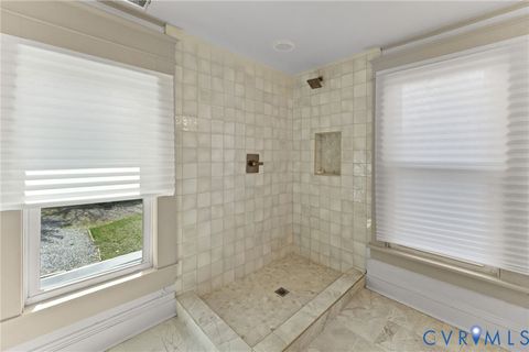 Tiny photo for 205 Warren Avenue, Lynchburg, VA 24501 (MLS # 2608229)