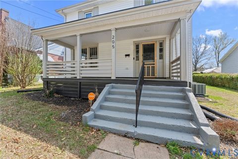 Tiny photo for 205 Warren Avenue, Lynchburg, VA 24501 (MLS # 2608229)