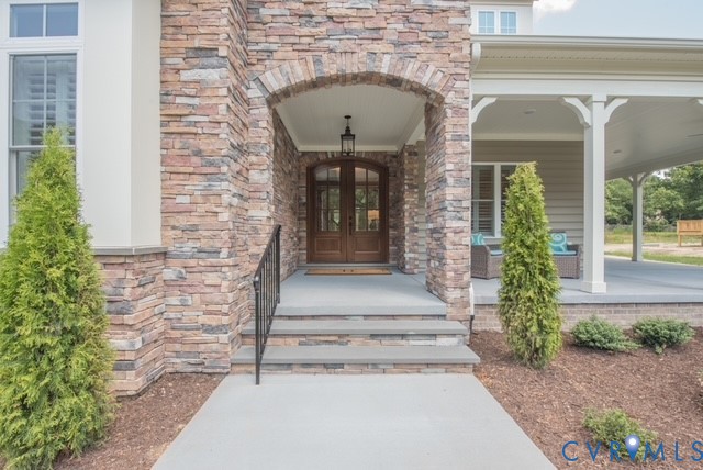 4533 Thorncroft Drive