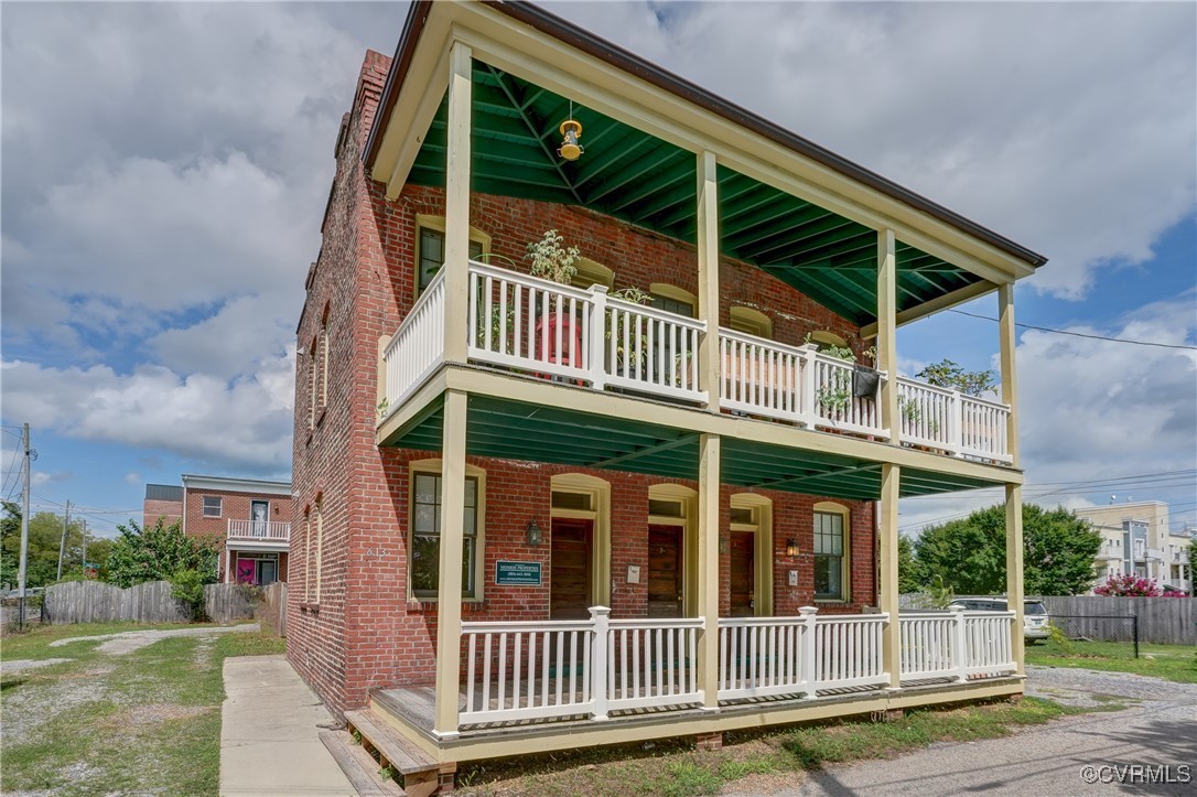 613 Price Street