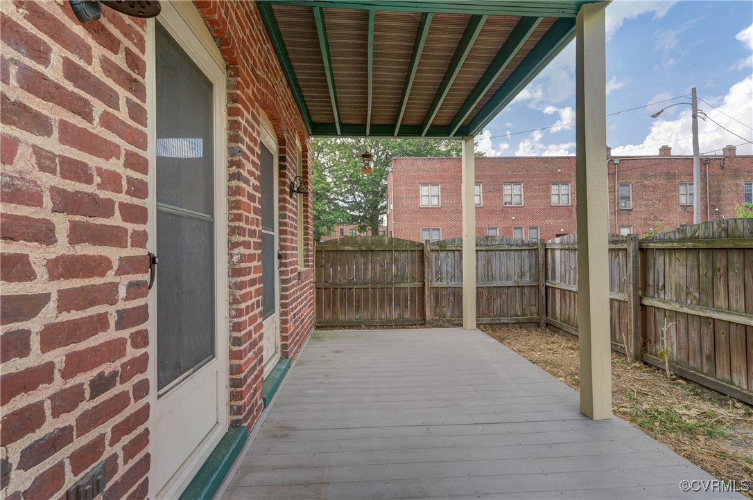 613 Price Street