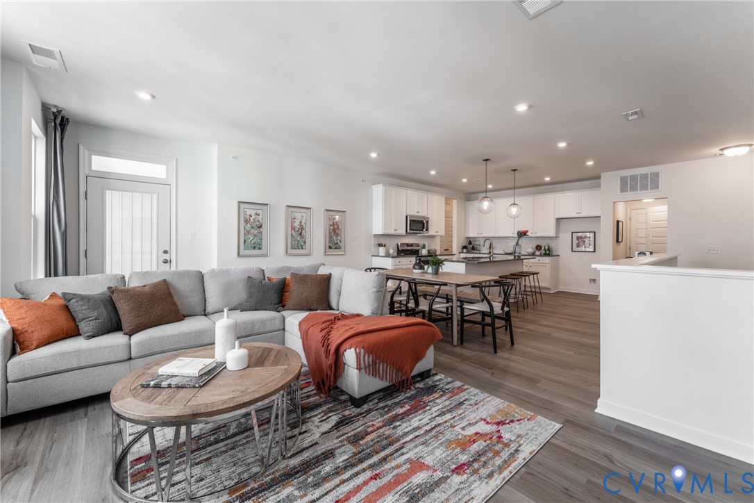 5313 Twisting Vine Lane 204