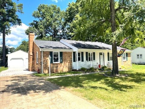 A home in Colonial Heights