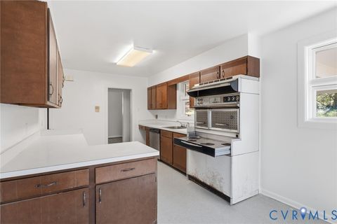 Tiny photo for 102 Grattan Road, Richmond, VA 23229 (MLS # 2606719)