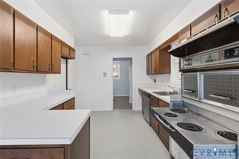 Tiny photo for 102 Grattan Road, Richmond, VA 23229 (MLS # 2606719)