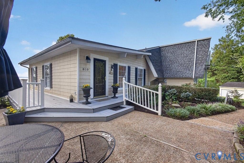 810 Jordan Point Road