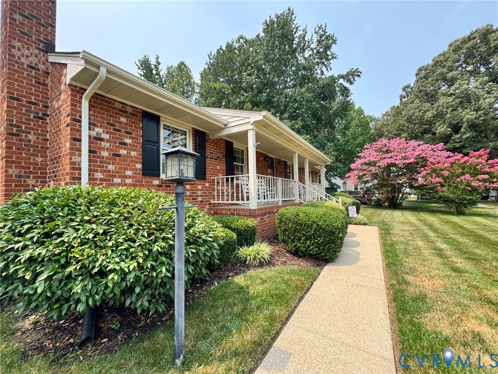 8297 Briarthorn Court