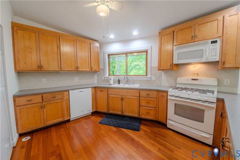 Tiny photo for 7 Sunsan Beach Road, Middlesex, VA 23043 (MLS # 2606699)