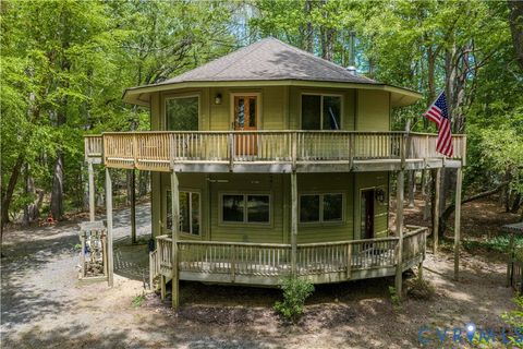 Photo of 7 Sunsan Beach Road, Middlesex, VA 23043 (MLS # 2606699)