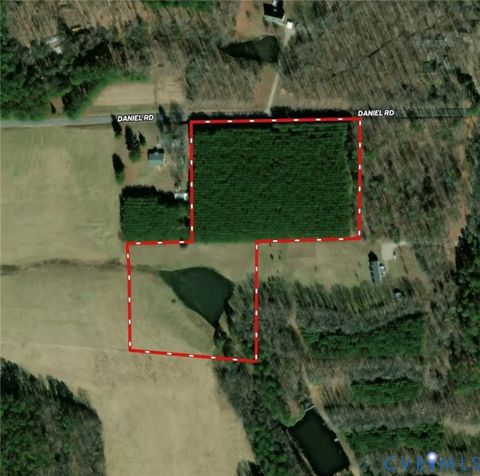 Photo of 300 Daniel Road, Blackstone, VA 23824 (MLS # 2605676)