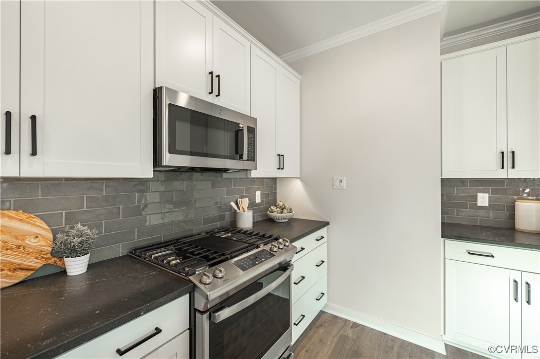 6701 Blue Iris Lane