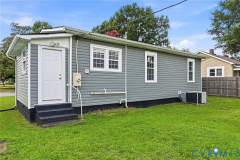 Tiny photo for 503 N 3rd Avenue, Hopewell, VA 23860 (MLS # 2618463)