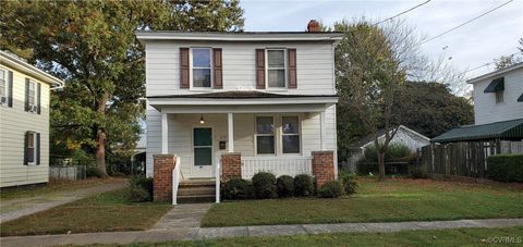 A home in Colonial Heights