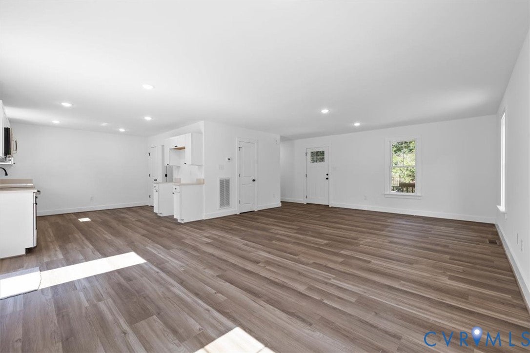 2242 Lakeview Drive