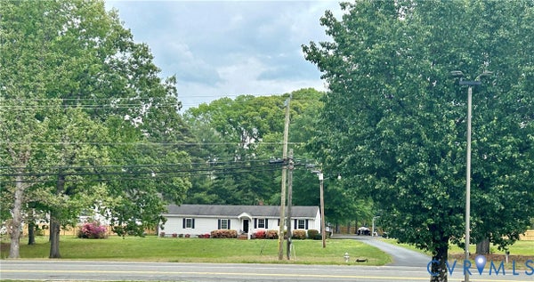 8054 SHADY GROVE RD, MECHANICSVILLE, VA 23111 - Image da8d4df19071bac18e891e745f838534/912824298