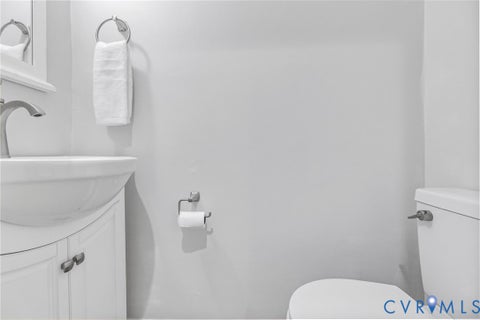 Tiny photo for 101 N 25th Street, Richmond, VA 23223 (MLS # 2627747)