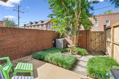 Tiny photo for 101 N 25th Street, Richmond, VA 23223 (MLS # 2627747)