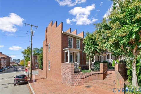 Tiny photo for 101 N 25th Street, Richmond, VA 23223 (MLS # 2627747)