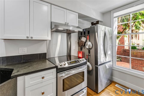 Tiny photo for 101 N 25th Street, Richmond, VA 23223 (MLS # 2627747)