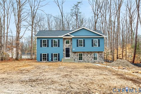 Photo of 142 Patrick Henry Drive, Ruther Glen, VA 22546 (MLS # 2604588)