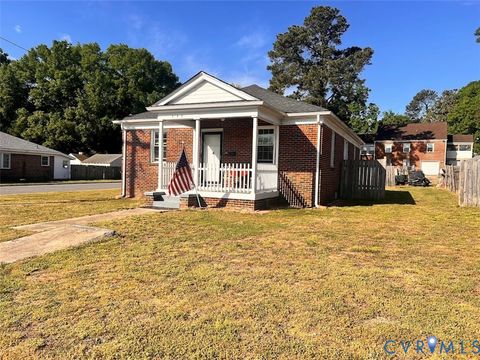 Photo of 340 Jefferson Avenue, Colonial Heights, VA 23834 (MLS # 2610960)