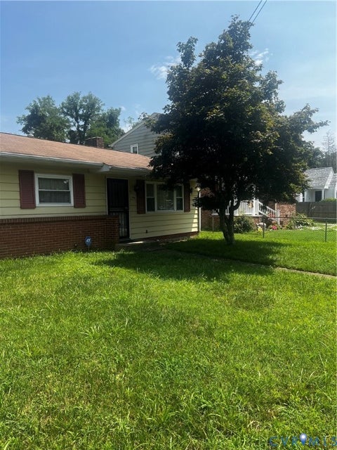 Tiny photo for 915 Rosewood Terrace, Petersburg, VA 23805 (MLS # 2620310)