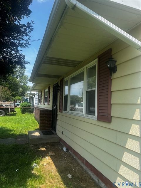Tiny photo for 915 Rosewood Terrace, Petersburg, VA 23805 (MLS # 2620310)