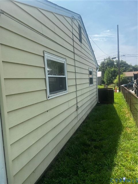 Tiny photo for 915 Rosewood Terrace, Petersburg, VA 23805 (MLS # 2620310)