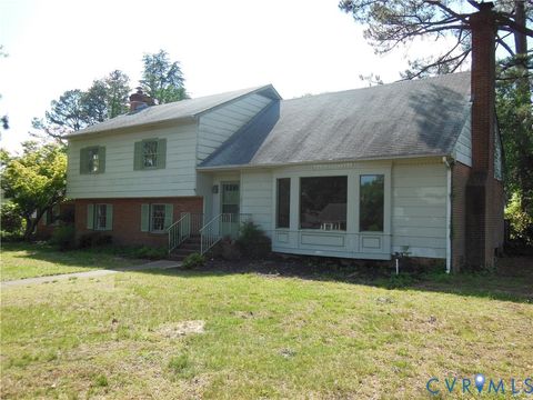 Photo of 8218 Overbury Road, Henrico, VA 23227 (MLS # 2613184)