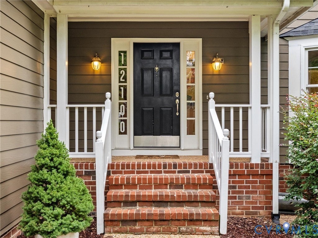 12100 English Ivy Lane