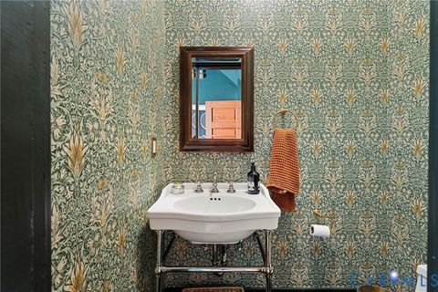 Tiny photo for 100 N Allen Avenue, Richmond, VA 23220 (MLS # 2606426)