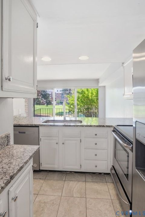Tiny photo for 5900 Patterson Ave AVE #17, Richmond, VA 23226 (MLS # 2614262)