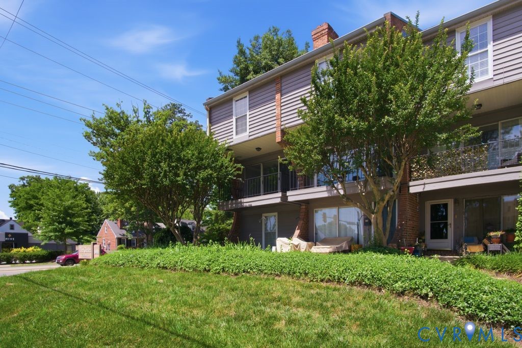 5900 Patterson Ave 17