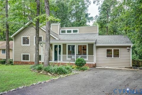 Photo of 13324 Thornridge Lane, Chesterfield, VA 23112 (MLS # 2527862)