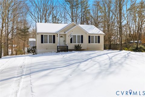 Tiny photo for 204 Village Court, Ruther Glen, VA 22546 (MLS # 2602199)